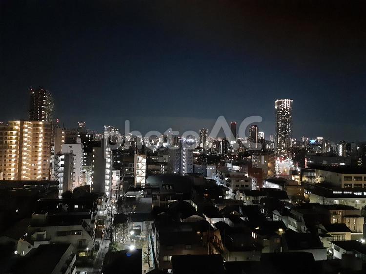 都会　高所より　若松町　住宅街とビル街 夜景,景色,ビル街の写真素材