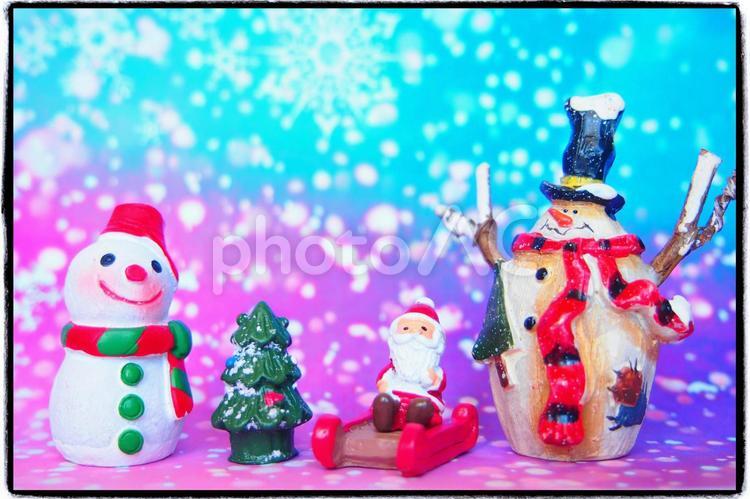 スノーマンと愉快なクリスマス 雪だるま,冬,サンタクロースの写真素材