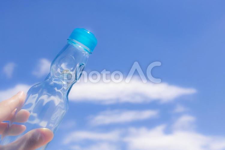 夏空とラムネ 夏,空,ラムネの写真素材