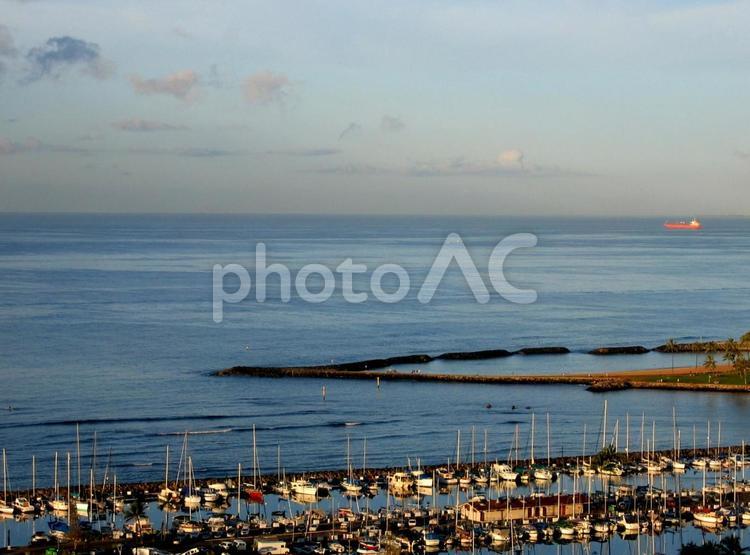 船のある海の風景 ハワイ,景色,空の写真素材