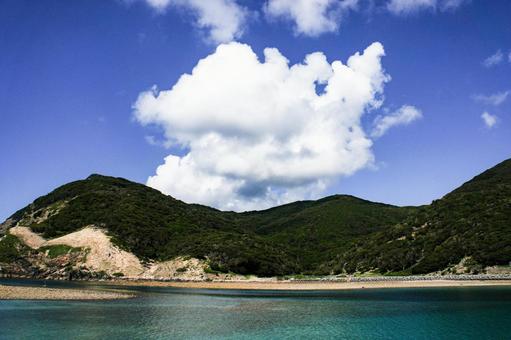 <素材>夏の海と入道雲の風景 <素材>夏の海と入道雲の風景 海,空,青空の写真素材