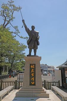 堀尾吉晴像 堀尾吉晴像の写真