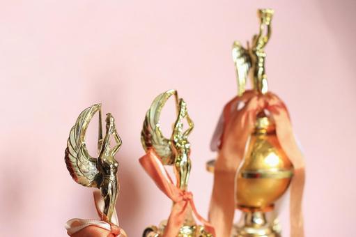 女神が祝杯をあげるトロフィーC 女神が祝杯をあげるトロフィーCの写真