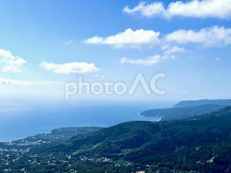 海と山と空　水平線 空,海,山の写真素材