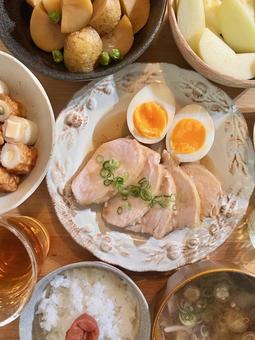 鶏むねチャーシュー定食 鶏むねチャーシュー定食 ご飯,夜ごはん,晩ごはんの写真素材