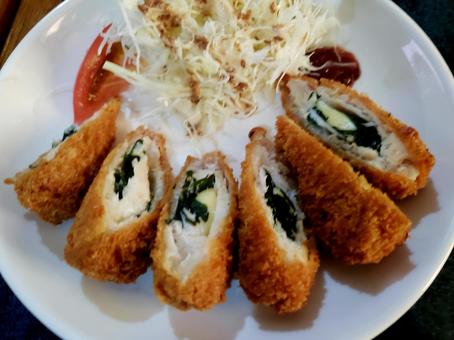 沖縄のメンチカツの写真