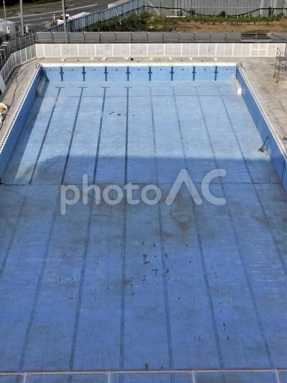 修復中の屋外プール 屋外プール,修復中,ラインの写真素材