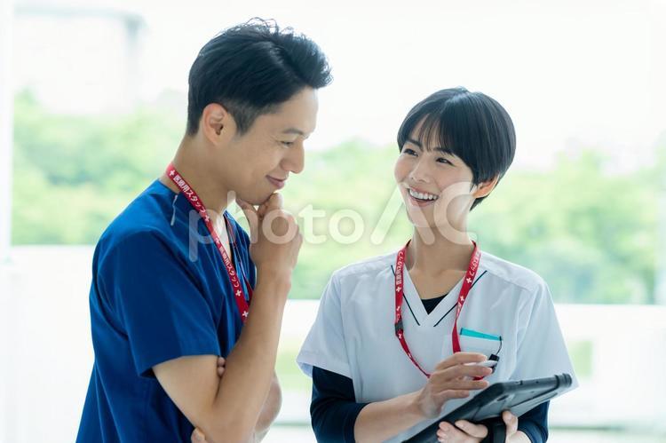 病院で働く医療スタッフ 医師,看護師,医療スタッフの写真素材
