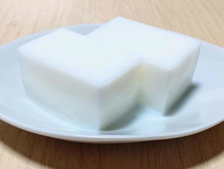 牛乳ようかん 牛乳ようかん,牛乳,ようかんの写真素材