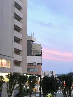 町の夕暮れ2 街並み,建物,夕日の写真素材