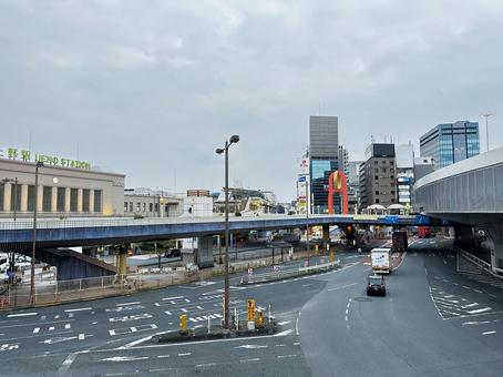 上野周辺 歩道橋 早朝の街並み 上野周辺 歩道橋 早朝の街並み 街並み,東京都,台東区の写真素材