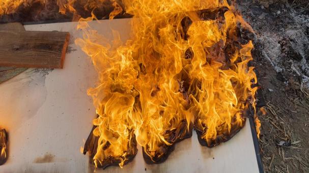 燃える炎 襖の焼却　テクスチャー 燃える,焚き火,火の写真素材