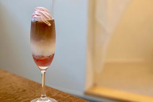 グラデーションが美しいさくらもちラテ さくらもち,春,スイーツの写真素材