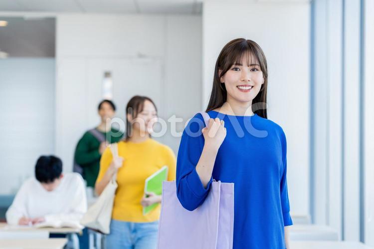 教室の大学生 大学生,大学,生徒の写真素材