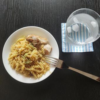 ぱぱっとお昼ご飯 ぱぱっとお昼ご飯 お昼ご飯,ランチ,一人ランチの写真素材