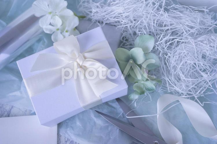 ウェディングのギフトラッピング プレゼント,リボン,贈り物の写真素材