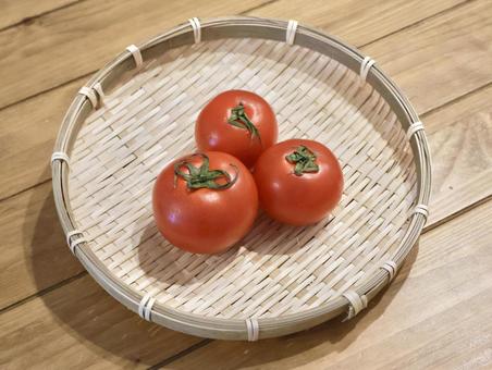 トマト3つ トマト3つ トマト,フレッシュ,野菜の写真素材