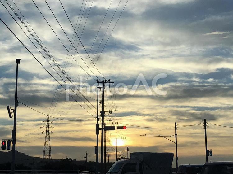 夕日 日暮れ,空,電気の写真素材