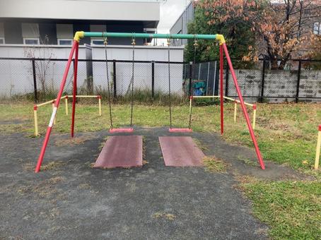 公園のブランコ 公園のブランコ ブランコ,公園,遊具の写真素材