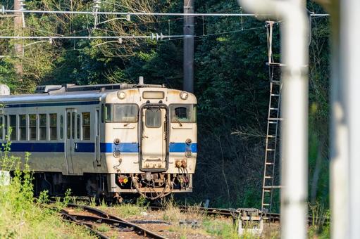 日豊本線 青井岳駅に到着したキハ47 日豊本線 青井岳駅に到着したキハ47 鉄道,列車,乗り物の写真素材