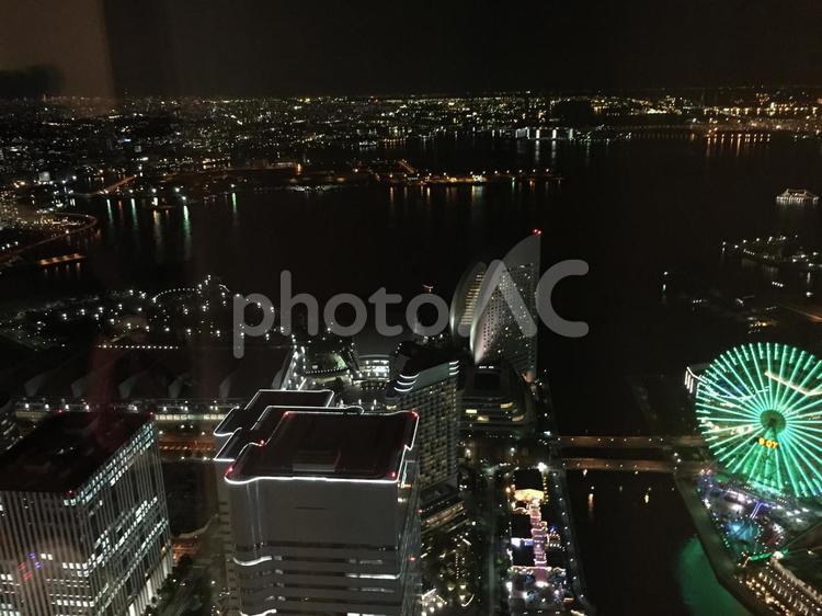 みなとみらいの夜景 たそがれ,みなとみらい,スカイラインの写真素材