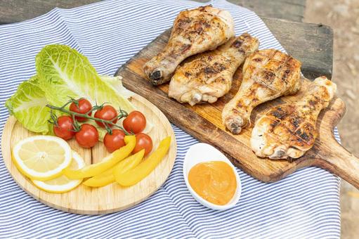 焼きたてのキチンや生野菜 チキン,食べ物,肉の写真素材