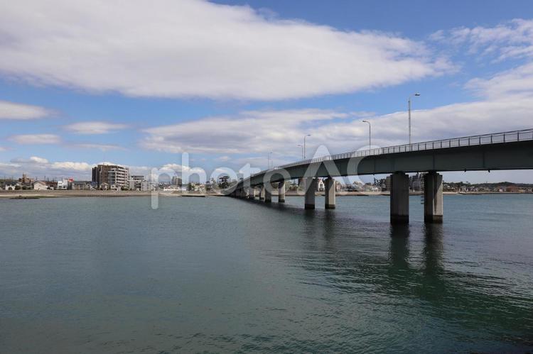 海を渡る橋 橋,海,浜辺の写真素材