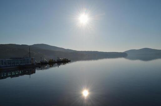 Water surface and sun, sun, water surface, the lake, JPG