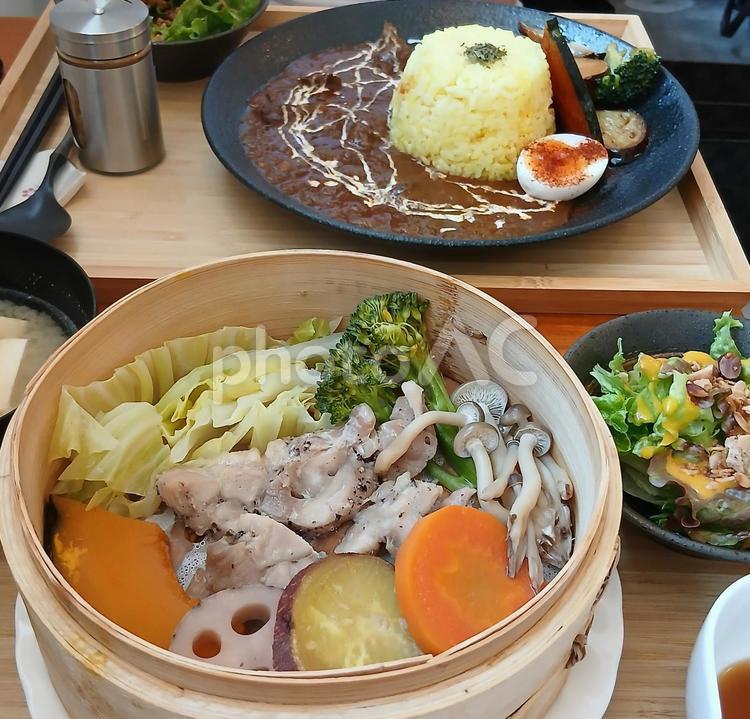 せいろ蒸しとスパイスカレー せいろ蒸し,スパイスカレー,カレーの写真素材