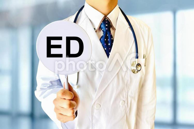 EDの治療をすすめる医者 ed,勃起不全,医者の写真素材
