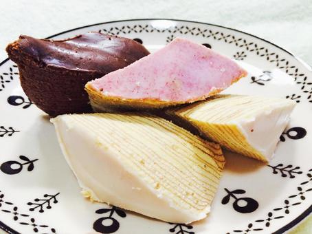 バウムクーヘン盛り合わせ バームクーヘン,焼き菓子,洋菓子の写真素材