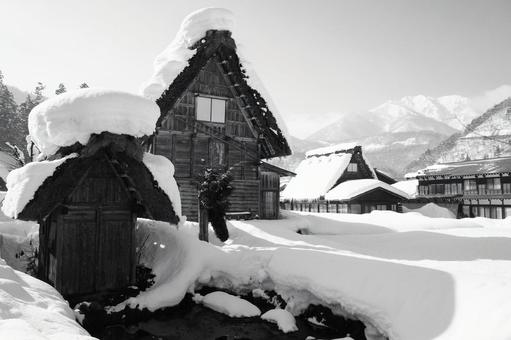 雪の白川郷 雪の白川郷 白黒,合掌造り,合掌造り集落の写真素材
