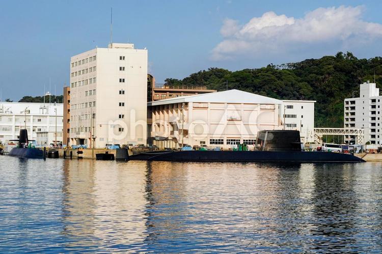 ヴェルニー公園から横須賀港の潜水艦 日本,関東,東京湾の写真素材