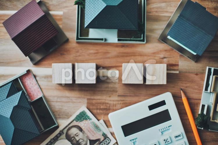 空白の木製ブロックと住宅ビジネスイメージ お金,現金,ビジネスの写真素材