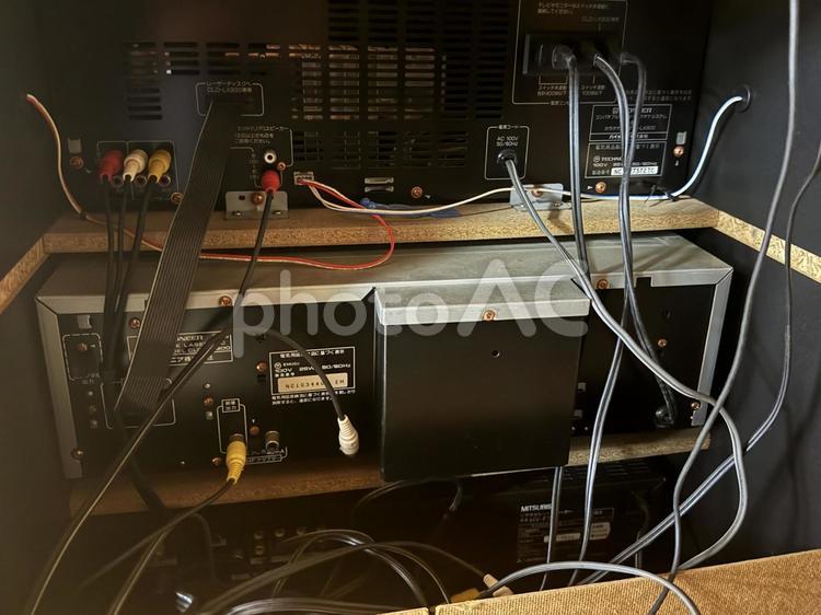 家電の配線と複雑なコード 配線,コード,ケーブルの写真素材