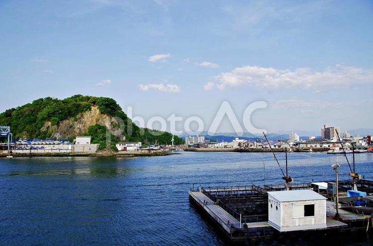 三津浜港の風景　観月山と内港 三津浜港,内港,観月山の写真素材