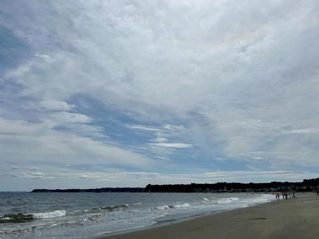 曇り空の海岸と砂浜 曇り空の海岸と砂浜の写真