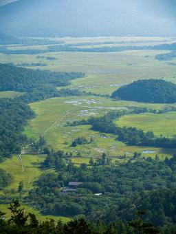 至仏山登山道から尾瀬ヶ原 至仏山登山道から尾瀬ヶ原 尾瀬,尾瀬ヶ原,至仏山の写真素材