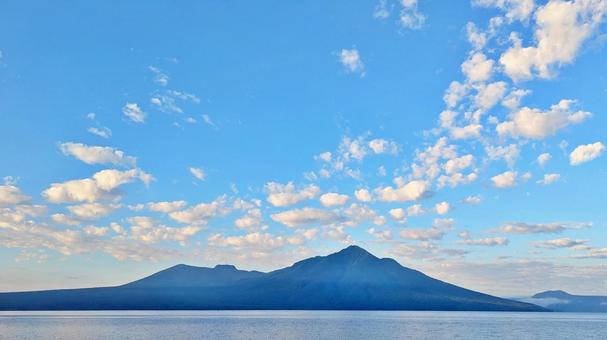 支笏湖 支笏湖 支笏湖,樽前山,風不死岳の写真素材
