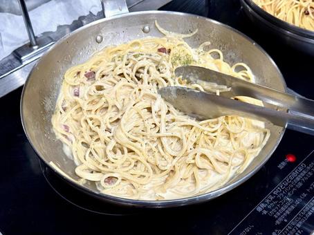 バイキング　クリームパスタ クリームパスタ,スパゲティ,パスタの写真素材
