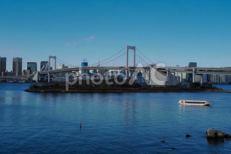 お台場風景5 お台場,レインボーブリッジ,屋形船の写真素材