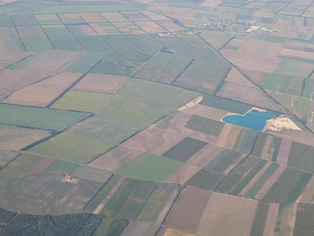 ハンガリー上空 空,景色,飛行機の写真素材