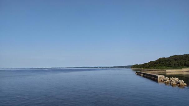 青空の漁港 漁港,海,防波堤の写真素材