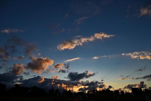 夕焼け 2025/8/12 夕焼け,夕暮れ,夕方の写真素材