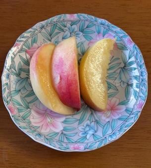 R7.08.15　食後のデザート桃 桃,食後,デザートの写真素材