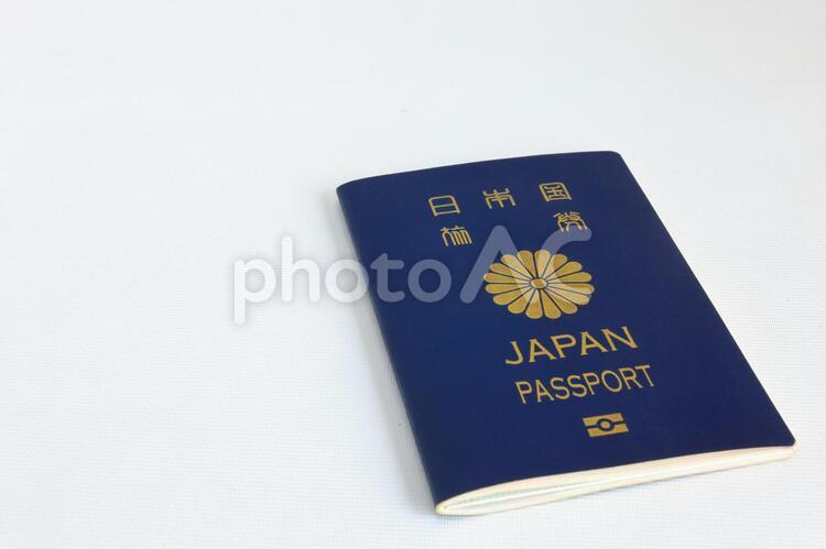 パスポート　修学旅行　白バック パスポート,家族旅行,修学旅行の写真素材