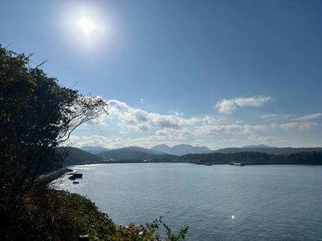 海と青空と緑　太陽を添えて 海,空,青空の写真素材