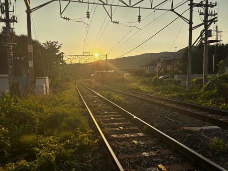 黄昏の線路 黄昏の線路 夕焼け,線路,黄昏の写真素材