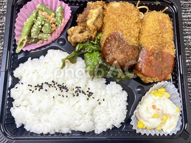 カニクリームコロッケ弁当　テイクアウト カニクリームコロッケ,お弁当,テイクアウトの写真素材