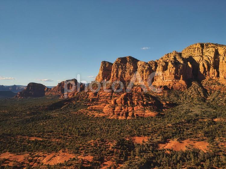 午後のセドナの壮大な大地 アリゾナ,セドナ,アメリカの写真素材